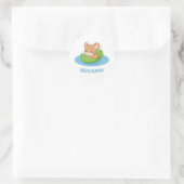 Sticker Rond Souris mignonne dans un bateau en feuille personna (Sac)