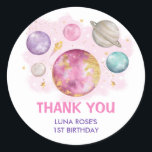 Sticker Rond Space Galaxy Planètes Lune Étoiles Bébé Fille Anni<br><div class="desc">Cet autocollant rond magique présente des planètes imaginaires,  la lune et les étoiles en rose,  violet et or colorway.</div>