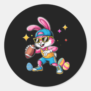 Sticker Rond Sport de Pâques Joyeux Lapin de Pâques Jouer Footb