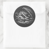 Sticker Rond Squelette de dragon — par BurnsInHell (Sac)