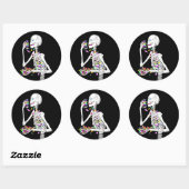 Sticker Rond Squelette Manger Halloween Candy (Feuille)