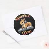 Sticker Rond Squirrel DJ Party Vibes Funny Retro DJ Mug (Enveloppe)