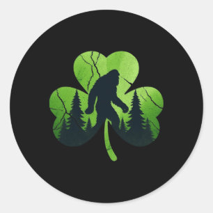 Sticker Rond St Patricks Day Bigfoot Sasquatch Trèfle Irlandais