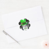 STICKER ROND ST PATRICK'S DAY CHAT AVEC LEPRECHAUN CASQUETTE CL (Enveloppe)