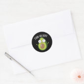 Sticker Rond Stare-vocado Drôle Avocado Pun Dark BG (Enveloppe)