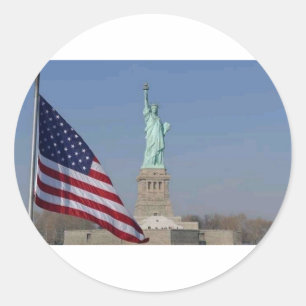 Sticker Rond Statue de la Liberté et drapeau américain Patrioti