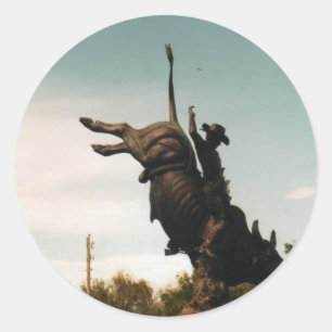 Sticker Rond Statue d'un bullrider (kkincade12)