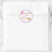 Sticker Rond Stick de fête d'anniversaire pyjamas et crêpes (Sac)