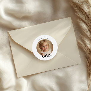 Sticker Rond Stick rond photo premier Bithday en noir et blanc