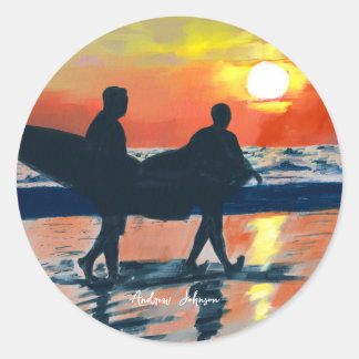Sticker Rond Surf sur la plage dans la belle huile du soir