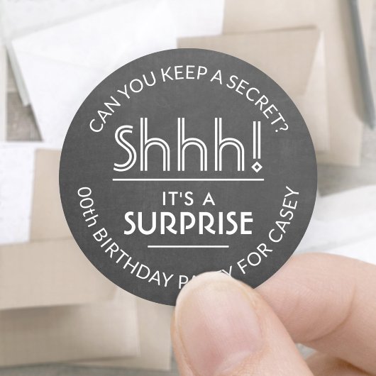 Sticker Rond Surprise Anniversaire Noir & Blanc Chalkboard