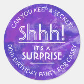Sticker Rond Surprise fête d'anniversaire Shhh! Aquarelle viole (Devant)