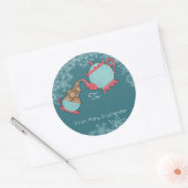 Sticker Rond Teapot déversant des flocons de neige de la cuisin (Enveloppe)