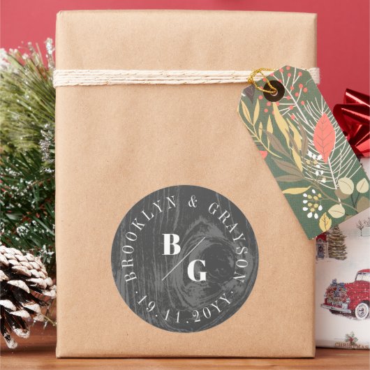 Sticker Rond Texture de bois rustique noir pour un mariage chic (vacances)