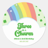 Sticker Rond Three Is A Charm Rainbow 3e fête d'anniversaire (Devant)