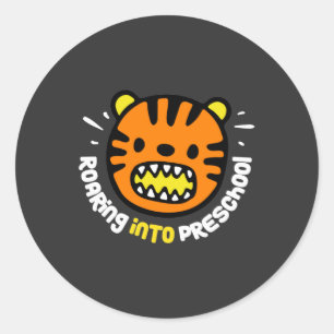 Sticker Rond Tigre Mignonne Gravant Dans L'École Préscolaire