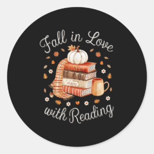 Sticker Rond Tomber Amoureux Avec Lecture Livre Citrouille Auto