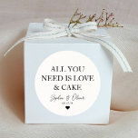 STICKER ROND TOUT CE DONT VOUS AVEZ BESOIN EST L'AMOUR ET LE GÂ<br><div class="desc">Un Sticker Mariage classique en Merci noir avec "Tout ce dont vous avez besoin est l'amour et le gâteau" dans une police classique moderne et élégante. Vous pouvez facilement le personnaliser avec vos noms et date mariage.</div>
