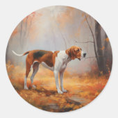 Sticker Rond Treeing Walker Coonhound dans les feuilles d'autom (Devant)