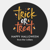 Sticker Rond Tricoter ou traiter l'Halloween du maïs bonbon (Devant)