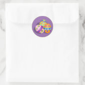 Sticker Rond Trois Oeufs de Pâques Décorés, arrière - plan viol (Sac)