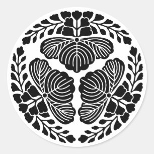 Sticker Rond Trois paulownia fleurissent, têtes tournées vers l