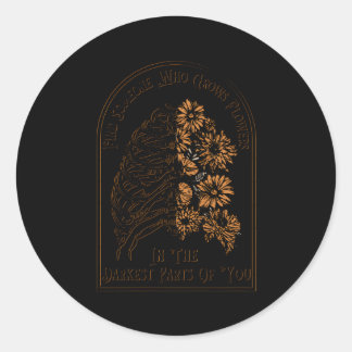 Sticker Rond Trouver Quelqu'Un Qui Cultive Des Fleurs Dans Le P