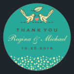 Sticker Rond Turquoise Blue Inséparables Doodle Wedding Favor S<br><div class="desc">Belle et rustique étiquette design de mariage  préfèrent autocollant. Décoré de deux lovebirds doodle et de polka dot motif. Parfait pour les mariages,  fiançailles,  douche nuptiale,  fête d'anniversaire ou toute occasion spéciale. Vous pouvez customiser la couleur arrière - plan pour l'adapter à votre couleur de thème.</div>