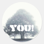 Sticker Rond Un arbre dans le brouillard et votre texte (Devant)