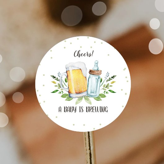 Sticker Rond Un bébé brasse des Baby showers Cheers Bouteilles