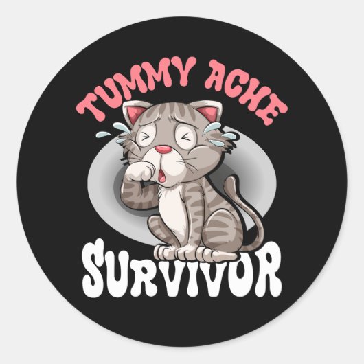 Sticker Rond Un Chat Cute Tummy Ache Survivante Conception Pour (Devant)