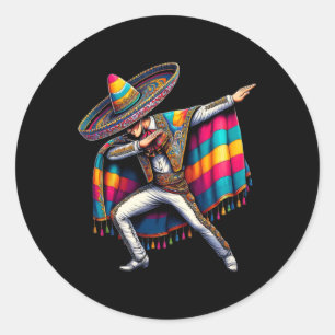 Sticker Rond Un Garçon Mexicain Dabbing Cinco De Mayo tenue de