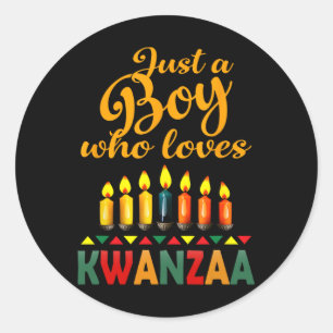 Sticker Rond Un garçon qui aime Kwanzaa Kinara African Pride No