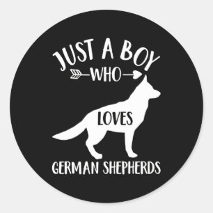 Sticker Rond Un garçon qui aime le berger allemand