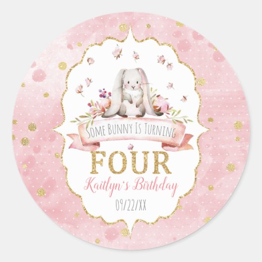Sticker Rond Un lapin est en train d'atteindre quatre 4e annive (Devant)