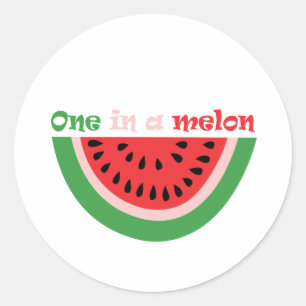 Sticker Rond Un Mignonne Dans Un Melon Premier Anniversaire