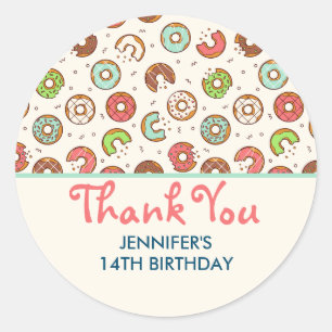 Sticker Rond Un Motif de Donut coloré de style rétro