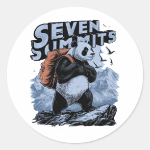 Sticker Rond Un ours en panda debout sur un terrain rocheux
