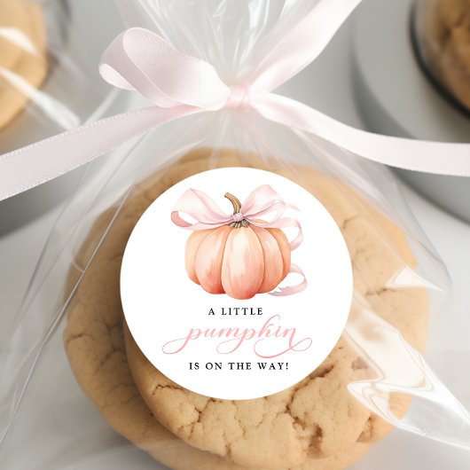 Sticker Rond Un petit Citrouille sur le chemin Baby shower rose