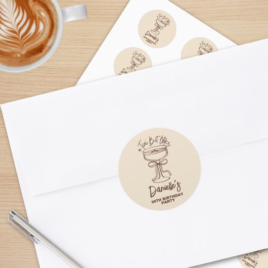 Sticker Rond Un Tini Bit plus vieux Espresso Martini 30e annive