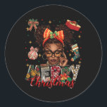 Sticker Rond Une Africaine Américaine Noire Joyeuse Pajam Noël<br><div class="desc">Une Africaine Américaine Noire Joyeuse Cool de pyjama de Noël</div>