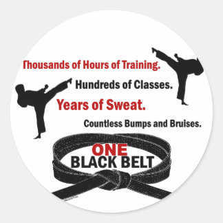Sticker Rond UNE Ceinture noire 1 KARATE T-SHIRTS & APPAREL