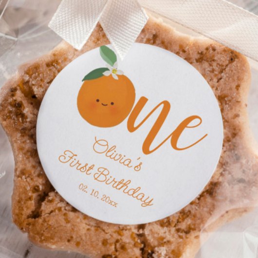 Sticker Rond Une fête d'anniversaire de Little Cutie