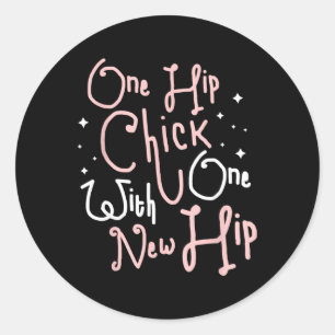Sticker Rond Une Fille Branchée Avec Un Nouveau Remplacement De
