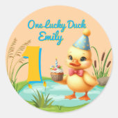 Sticker Rond Une fille de canard chanceuse 1ère fête d'annivers (Devant)