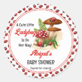 Sticker Rond Une Mignonne Petite Ladybug Est En Chemin De Baby  (Devant)