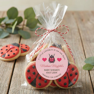 Sticker Rond Une petite coccinelle d'amour est en route