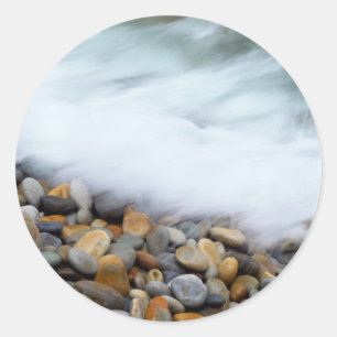Sticker Rond Vagues se brisant sur les galets, Tsitsikamma