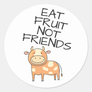Sticker Rond Vegas manger des fruits pas amis jolie vache brune