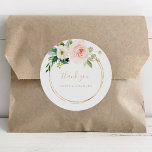 Sticker Rond Vert & Or Géométrique Elégant Merci Favoriser<br><div class="desc">Ces sticker vert & or géométrique et or élégant merci pour classique rond sont parfaits pour un mariage rustique. Le design est composé de roses blancs, roses et roux peints à la main et d'une touche de verdure, ornant des cadres géométriques dorés, inspirant la beauté artistique. Faites de l'autocollant votre...</div>